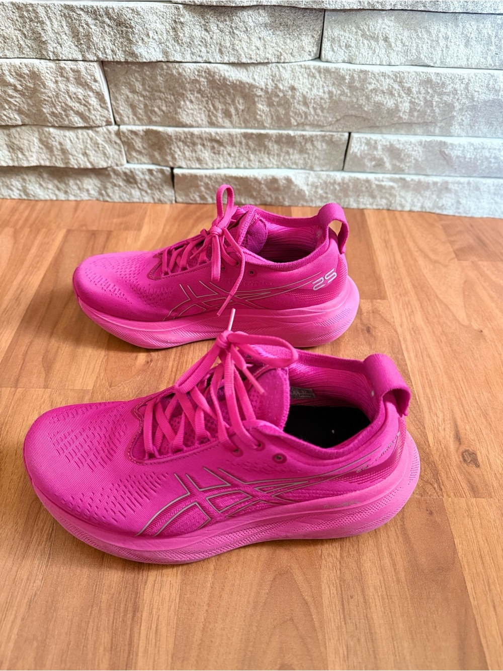 ASICS Gel - Nimbus 25 Women's Hot Pink Running Shoes 1012B356 - Picture 3 of 8